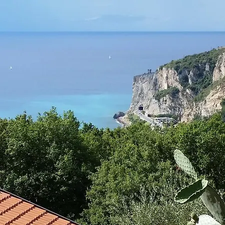 Collina E Mare Apartment *